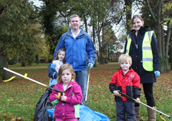 Volunteers for Autumn Clean Up Day 15
